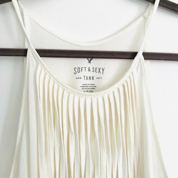 American Eagle soft & sexy white fringe tank size small - Picture 3 of 4